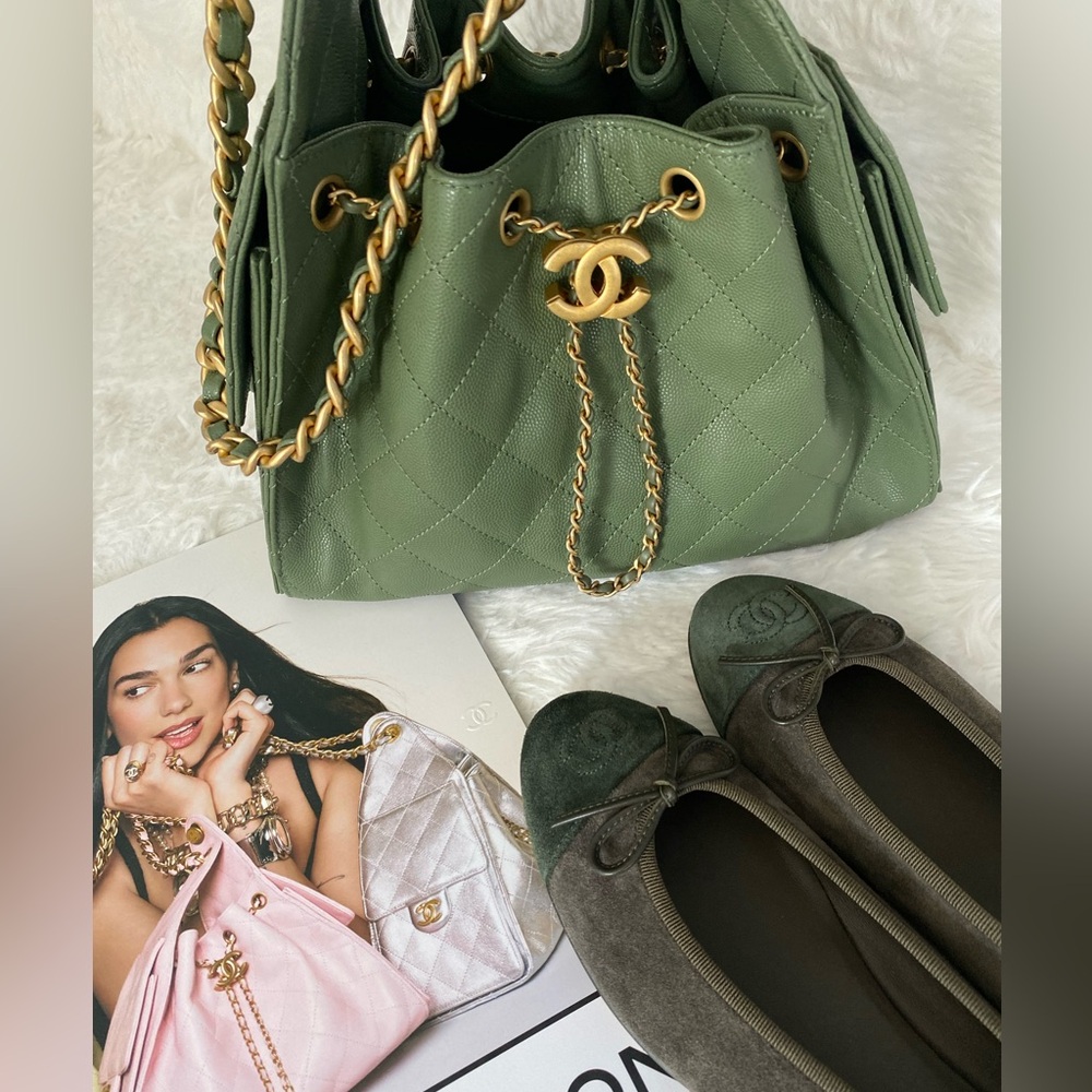 CHANEL Women's Suede ballerinas in Khaki and  dark green
